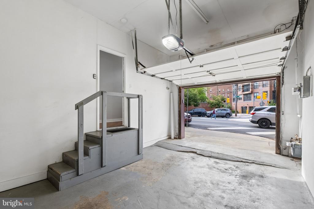 2305 GRAYS FERRY AVENUE