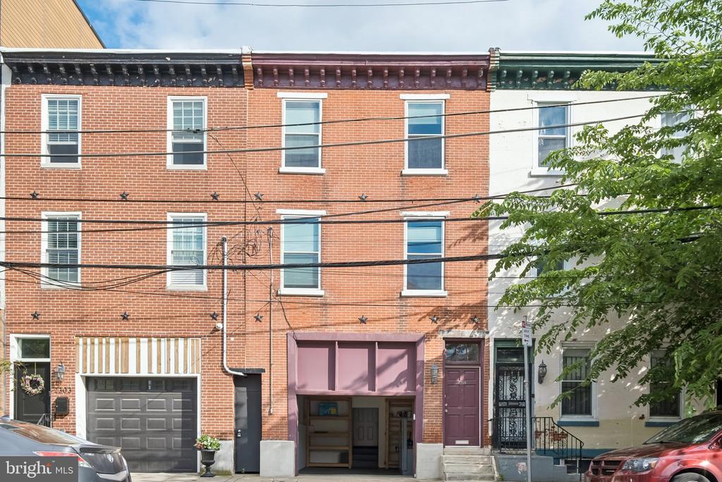2305 GRAYS FERRY AVENUE