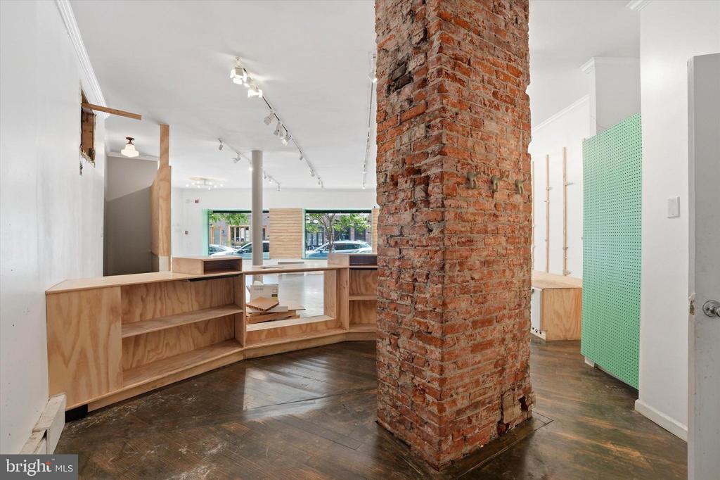1600 E PASSYUNK AVENUE