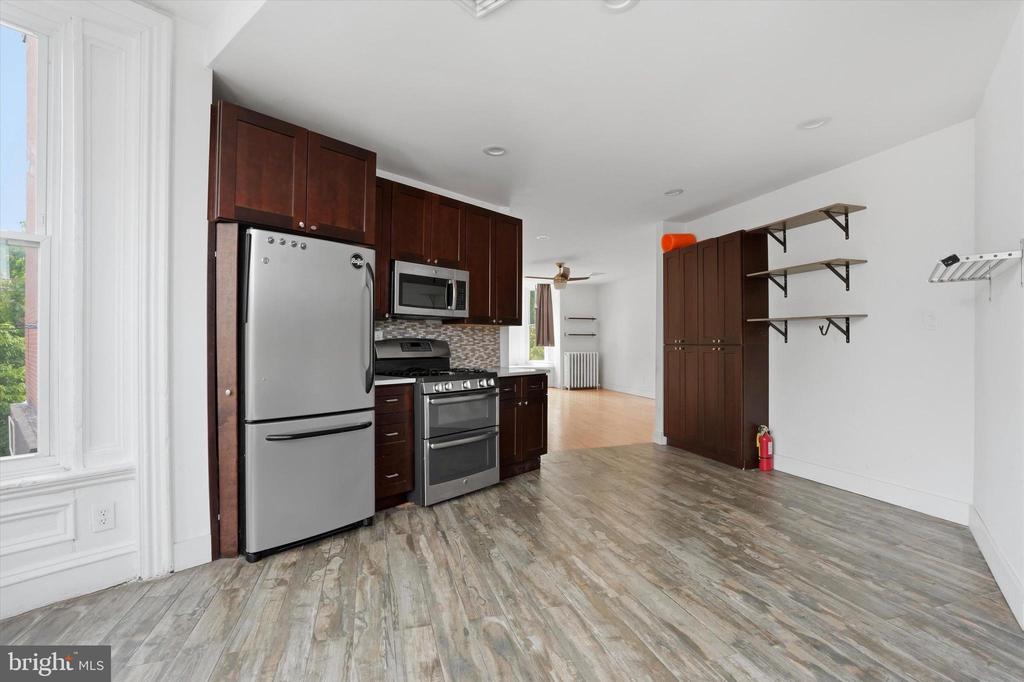 1600 E PASSYUNK AVENUE