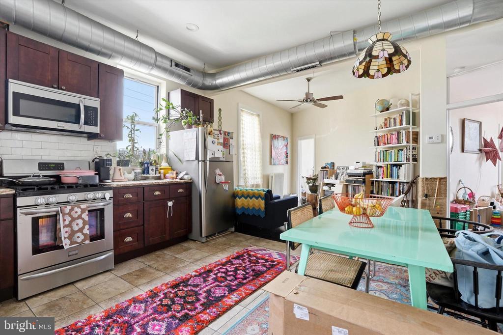 1600 E PASSYUNK AVENUE