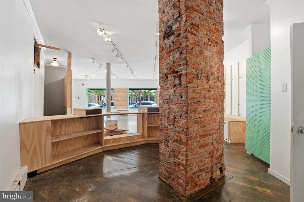 1600 E PASSYUNK AVENUE