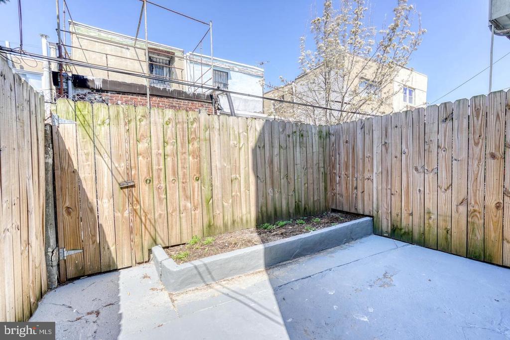 721 HOFFMAN STREET