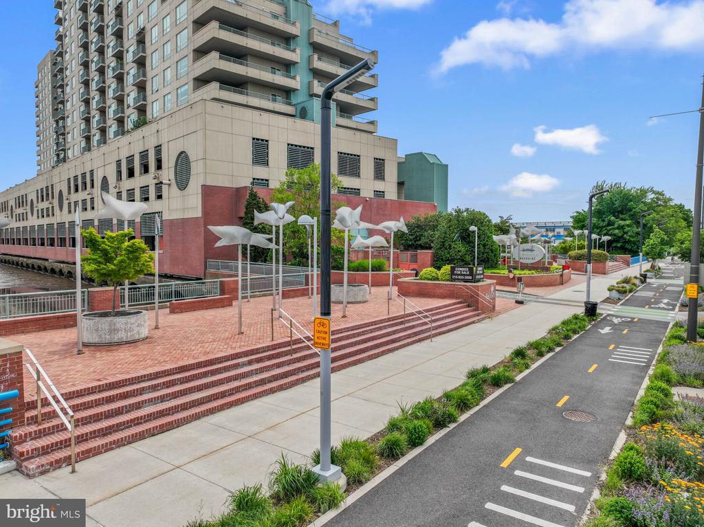 717 S COLUMBUS BOULEVARD 1416