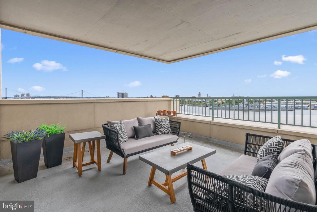 717 S COLUMBUS BOULEVARD 1416