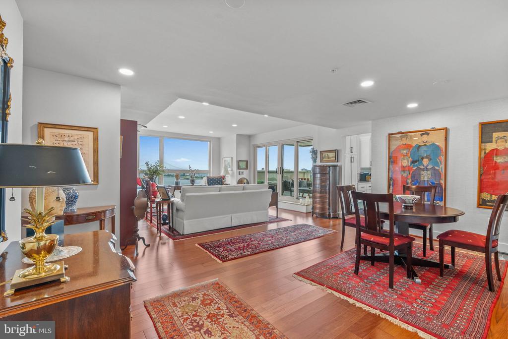 717 S COLUMBUS BOULEVARD 1416