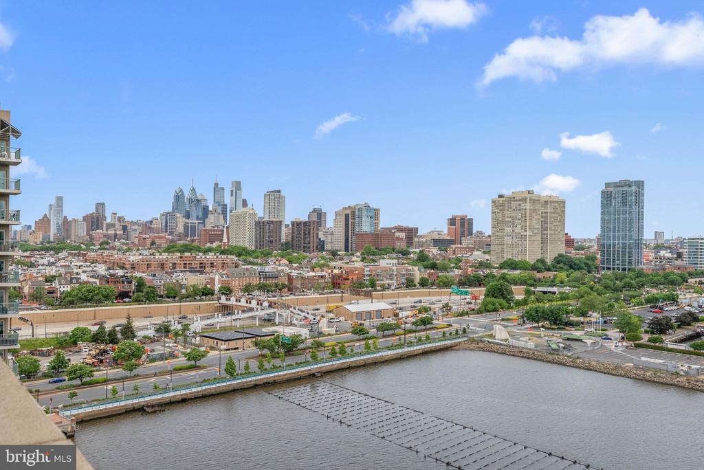 717 S COLUMBUS BOULEVARD 1416