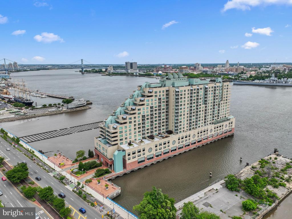 717 S COLUMBUS BOULEVARD 1416