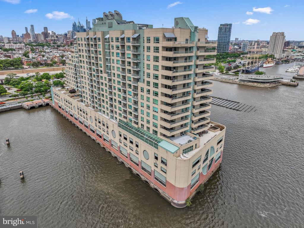717 S COLUMBUS BOULEVARD 1416
