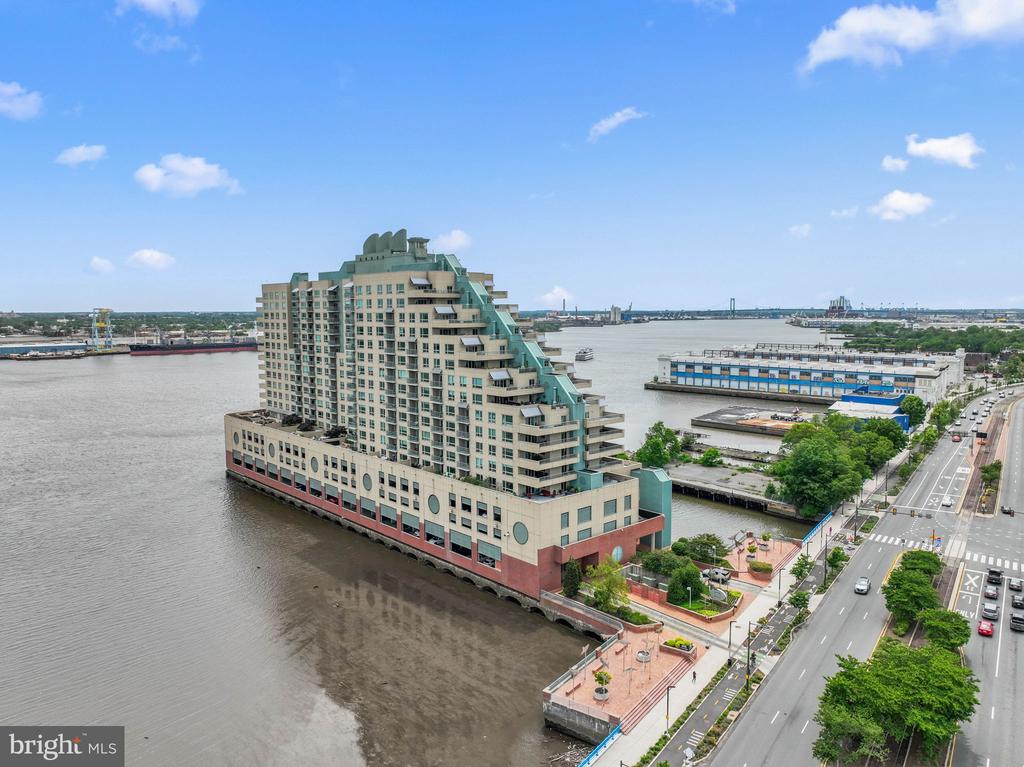 717 S COLUMBUS BOULEVARD 1416