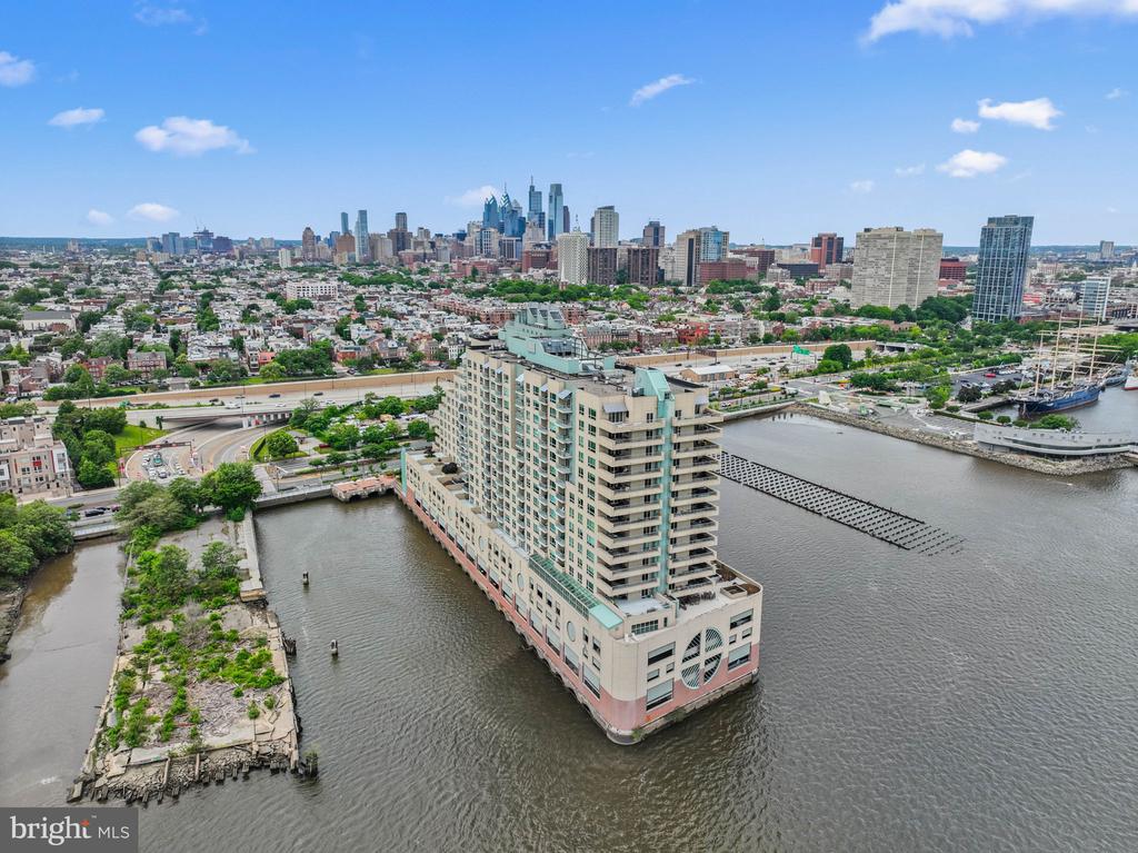 717 S COLUMBUS BOULEVARD 1416