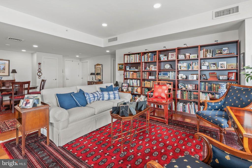 717 S COLUMBUS BOULEVARD 1416
