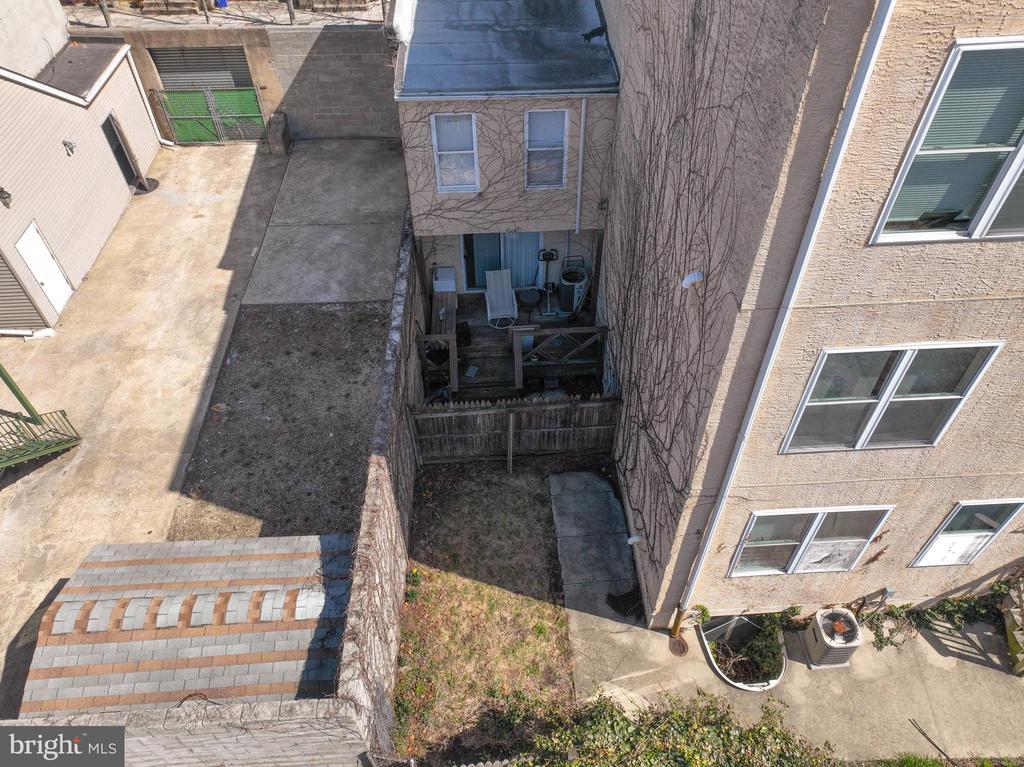 508 N BUDD STREET