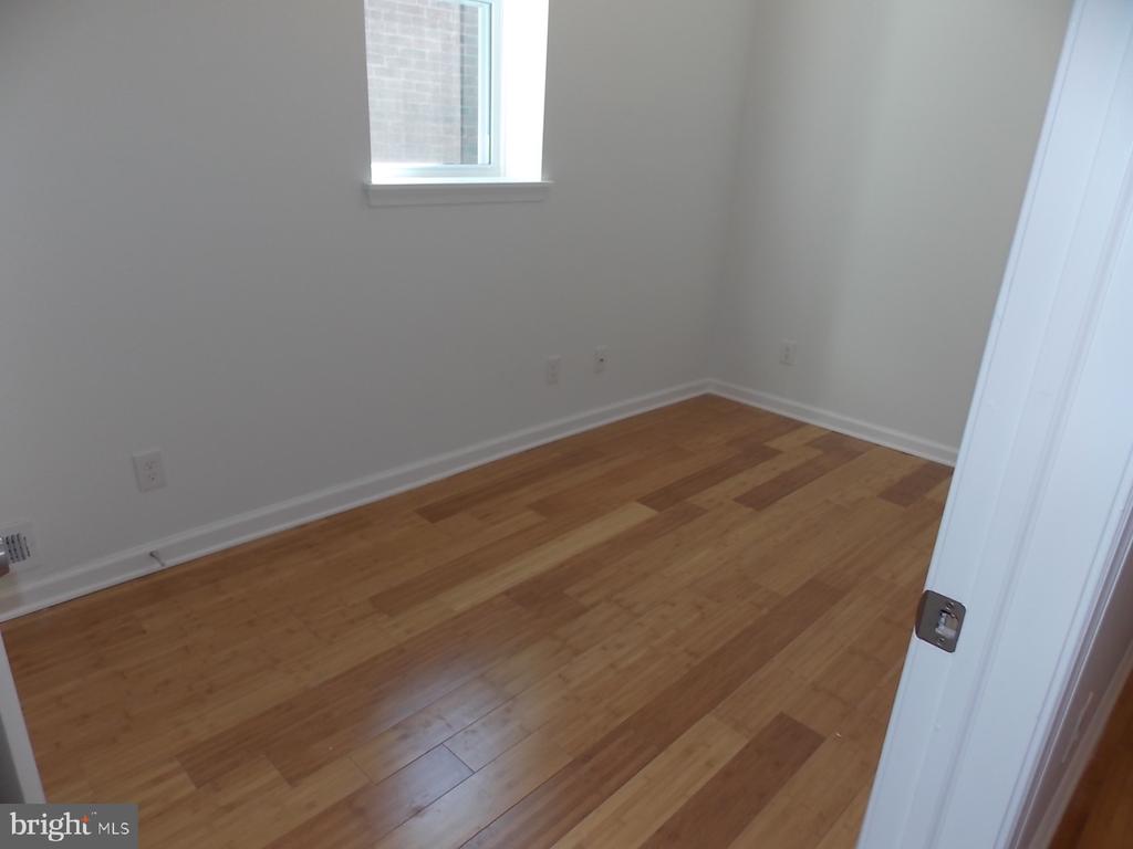 2323 W LEHIGH AVENUE