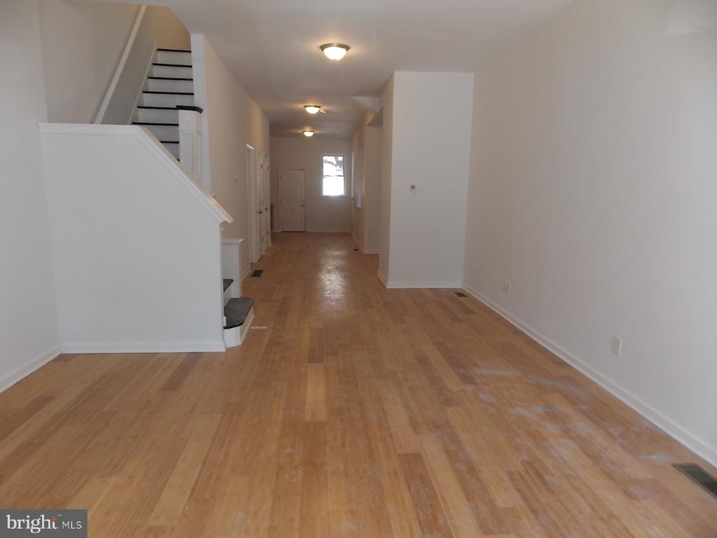 2323 W LEHIGH AVENUE