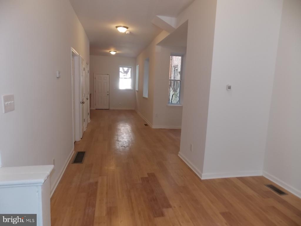 2323 W LEHIGH AVENUE