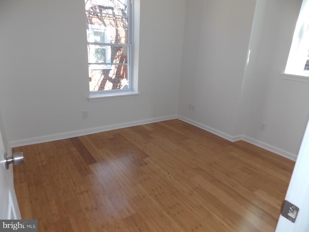 2323 W LEHIGH AVENUE