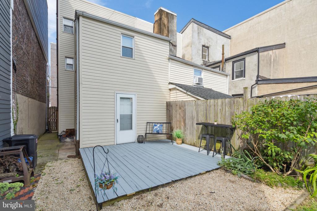 1217 E OXFORD STREET
