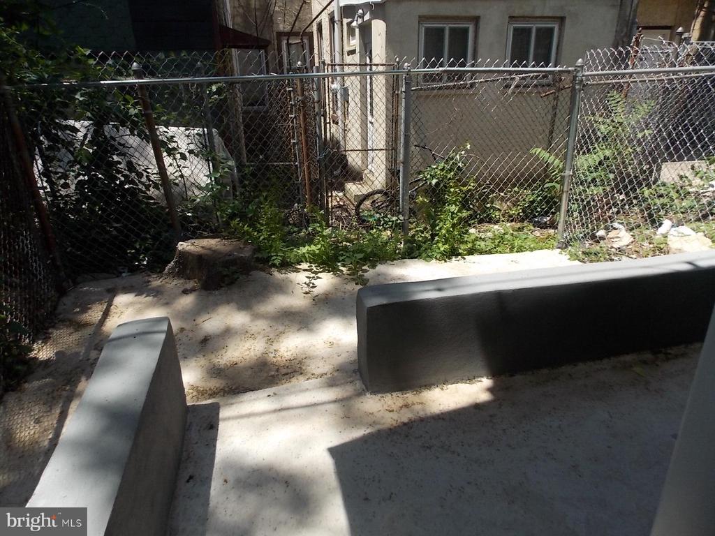 2424 N COLORADO STREET