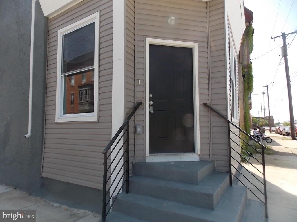 4200 W THOMPSON STREET