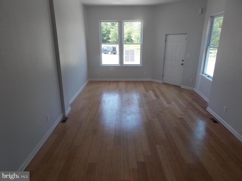 4200 W THOMPSON STREET