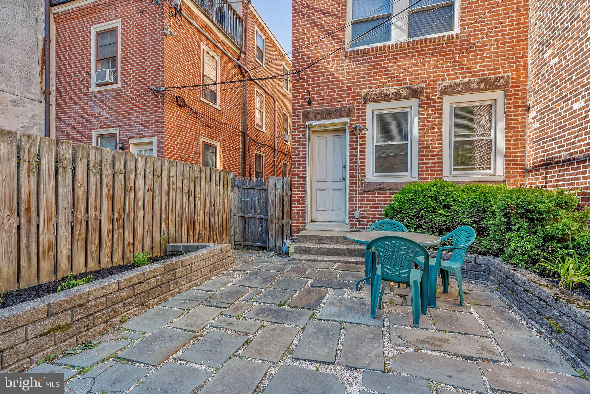 1910 FAIRMOUNT AVENUE B (1R)