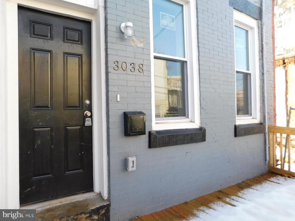 3038 CLIFFORD STREET
