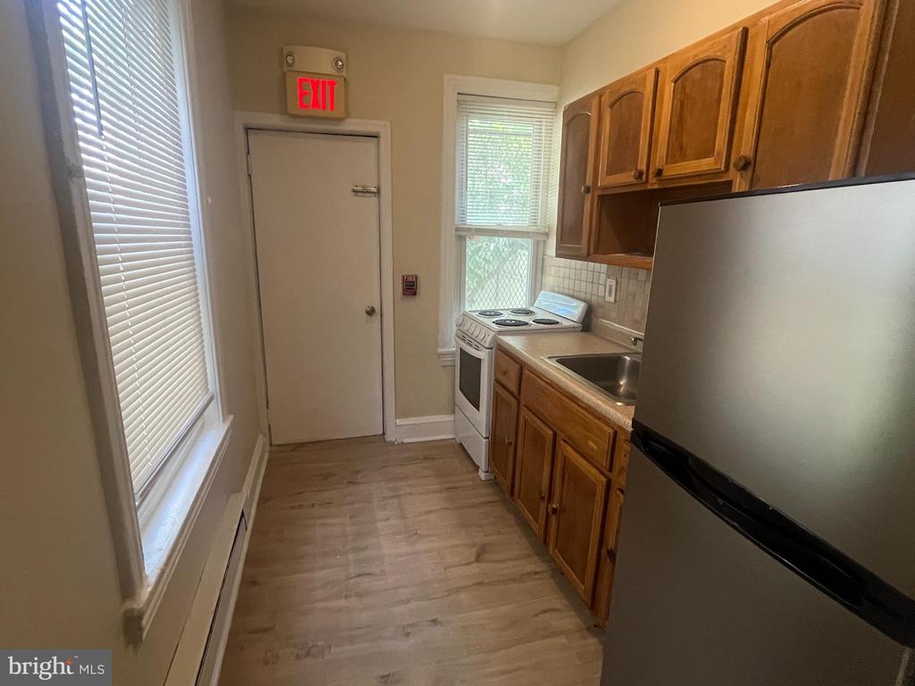 2023 W OXFORD STREET 1