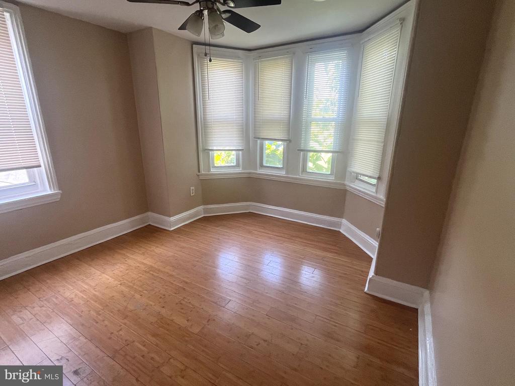 2023 W OXFORD STREET 2