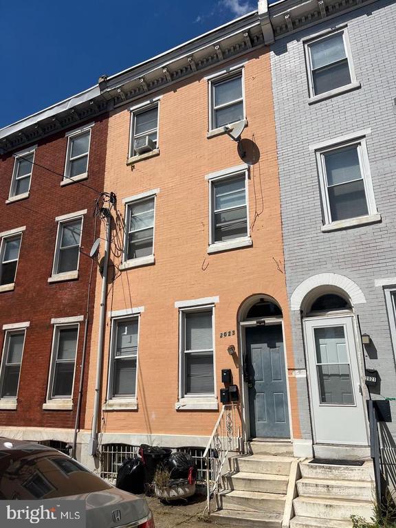 2023 W OXFORD STREET 2