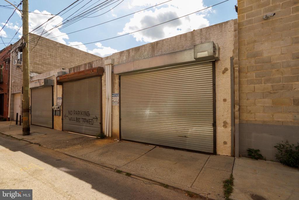 1621 N AMERICAN STREET