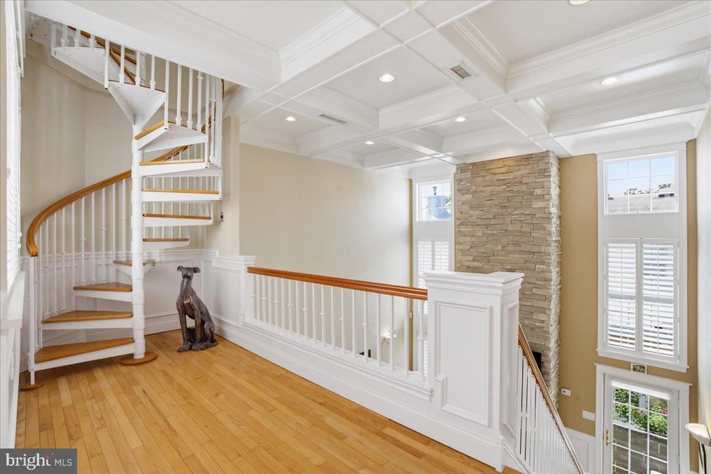 312 DICKINSON STREET