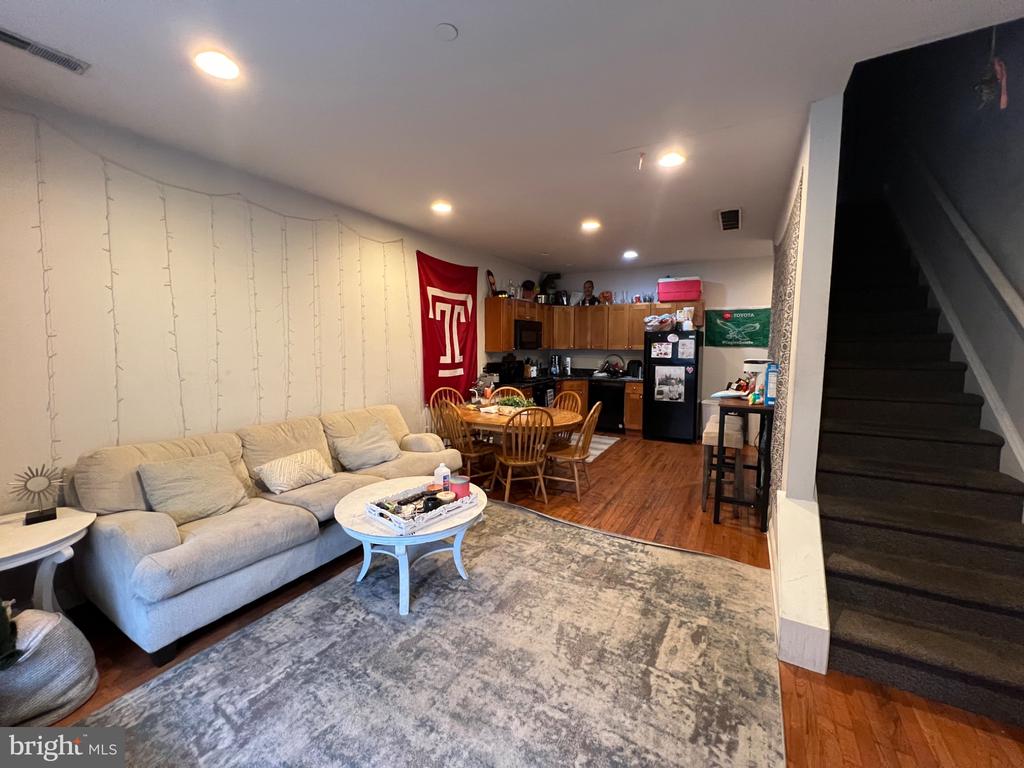 1803 W BERKS
