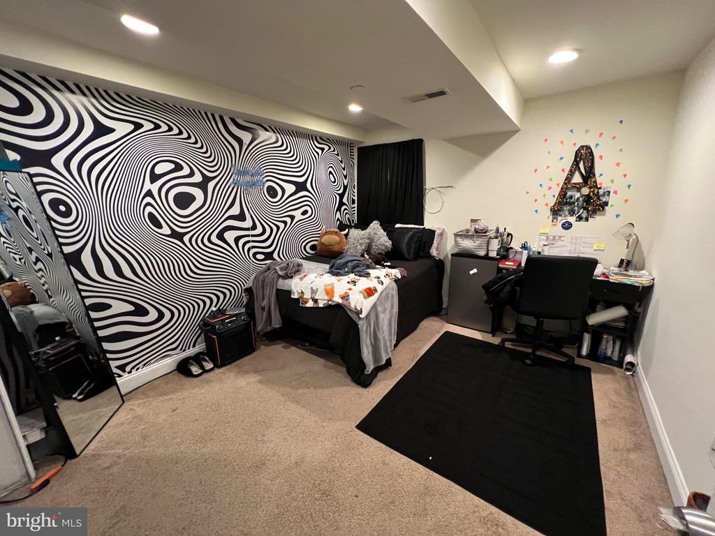 1803 W BERKS