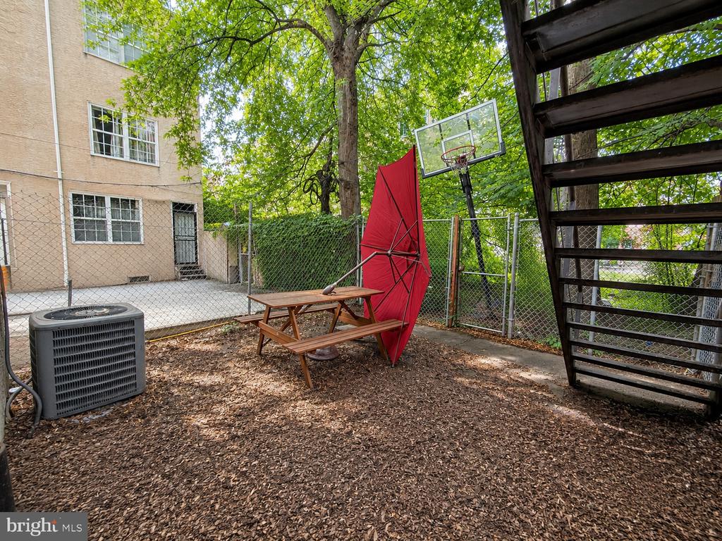 1951 N GRATZ STREET