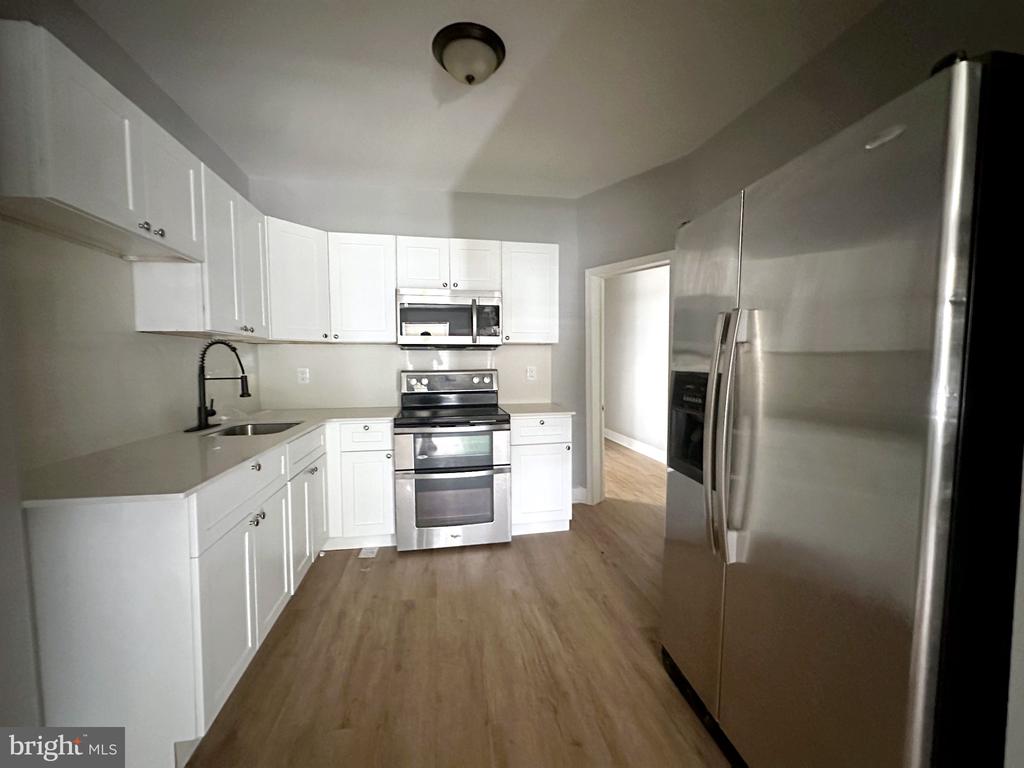 6041 HAZEL AVENUE Unit: 1