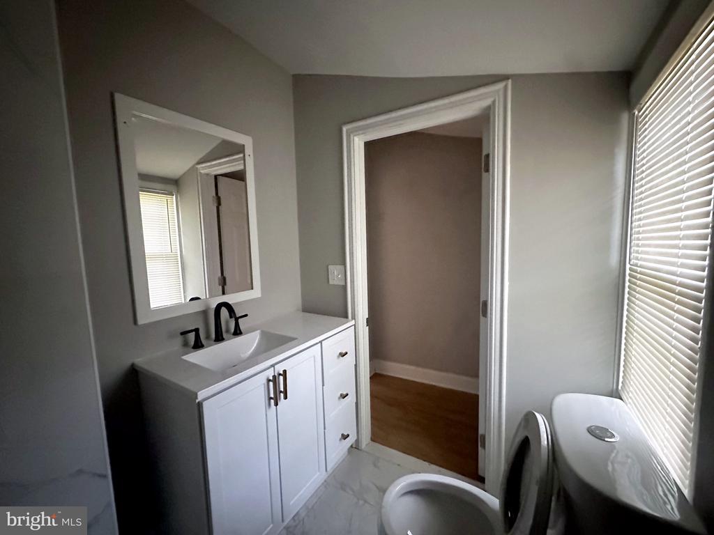 6041 HAZEL AVENUE Unit: 1