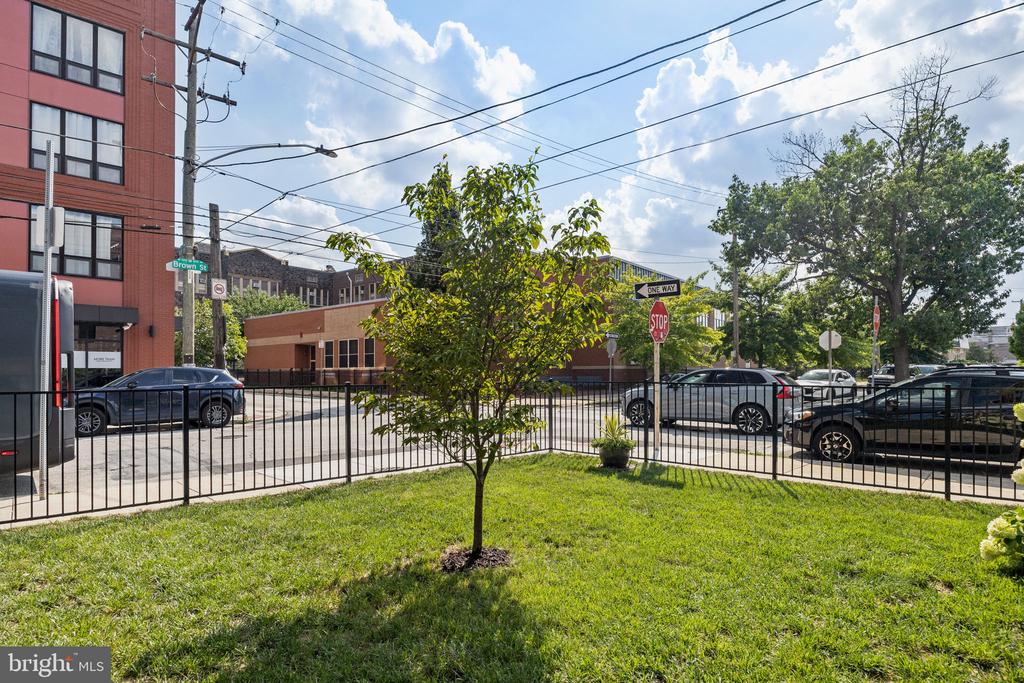 527 BROWN STREET