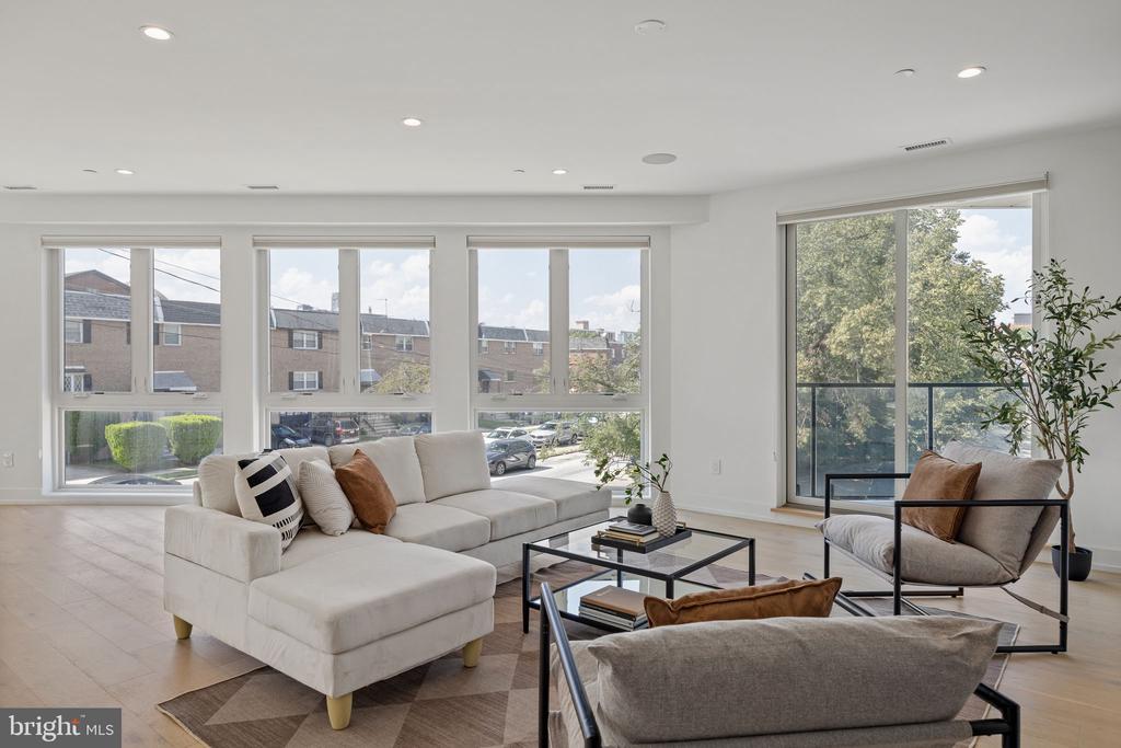 527 BROWN STREET