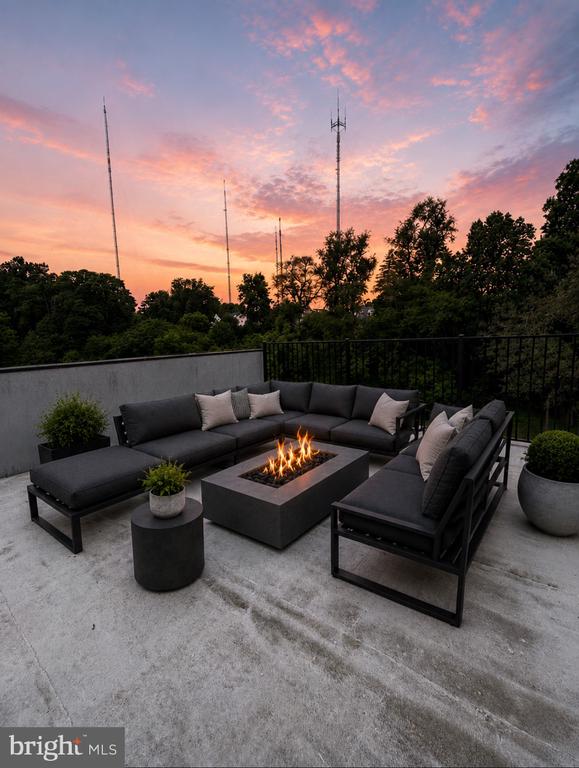 286 PARKER AVENUE Unit: D