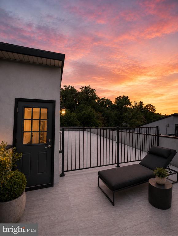 286 PARKER AVENUE Unit: D