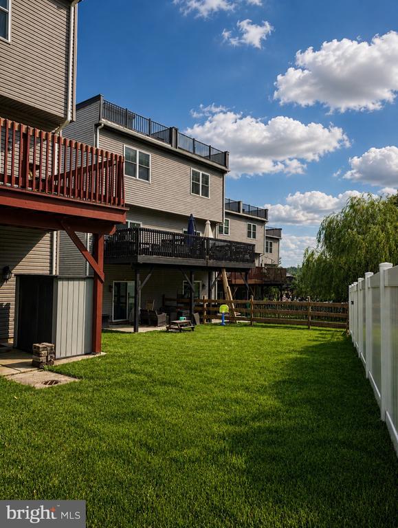 286 PARKER AVENUE Unit: D