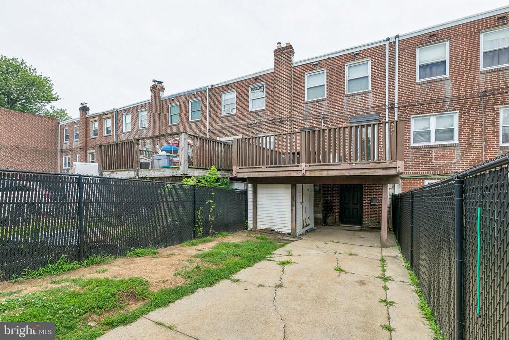 6126 MULBERRY STREET