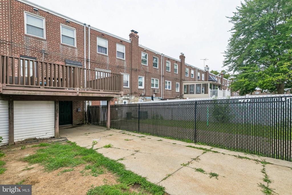 6126 MULBERRY STREET