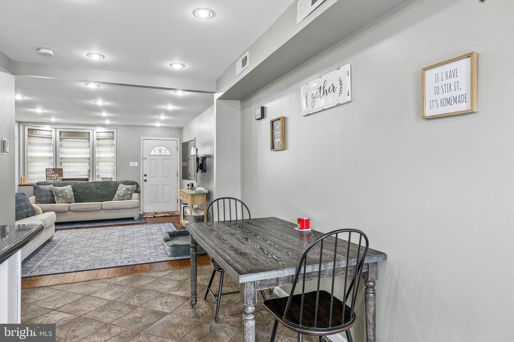 6126 MULBERRY STREET