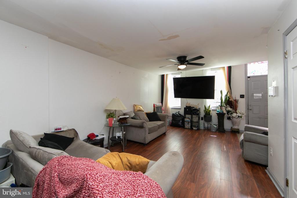922 S 18TH STREET