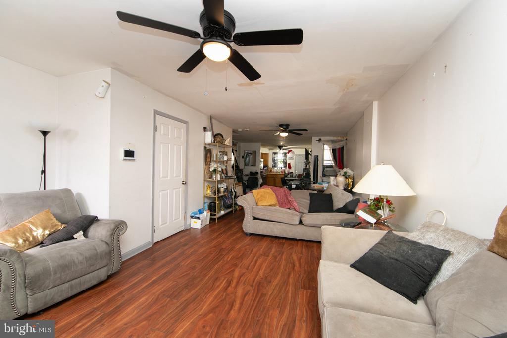 922 S 18TH STREET