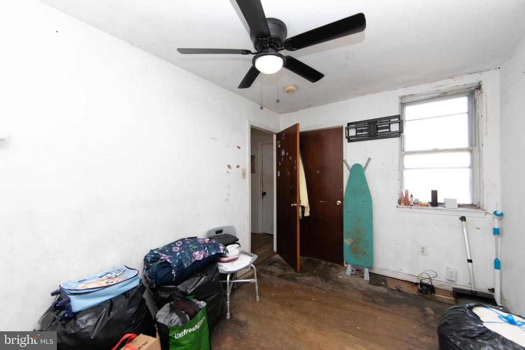 922 S 18TH STREET