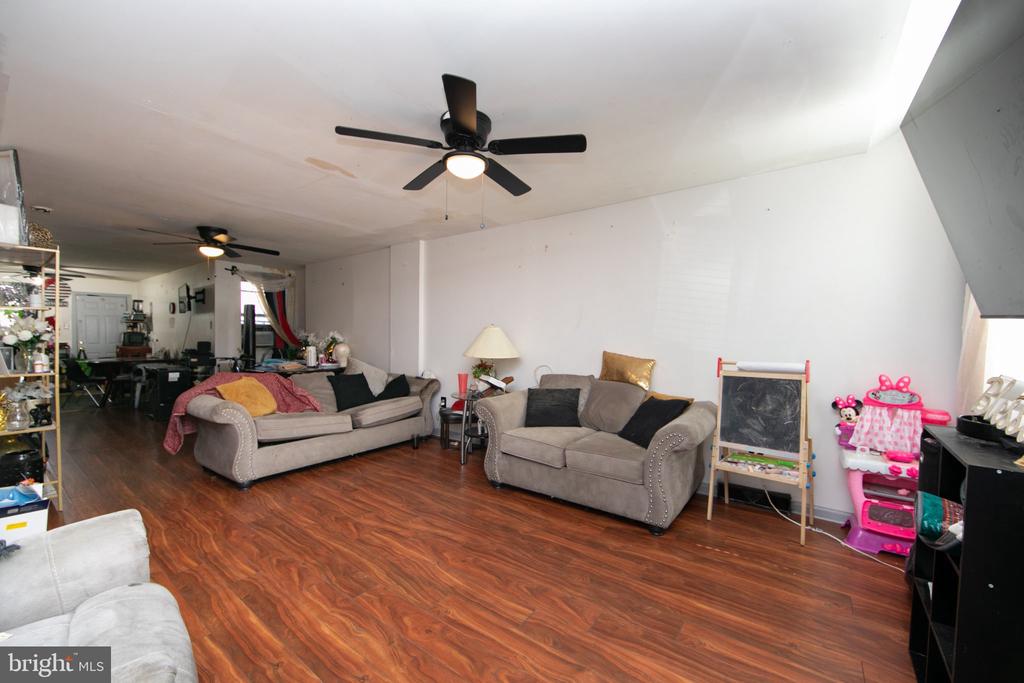 922 S 18TH STREET