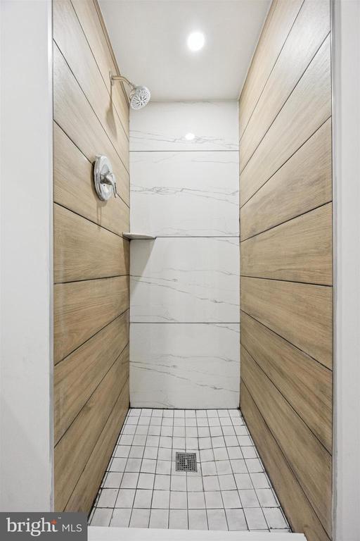 4522 BAKER STREET Unit: 8
